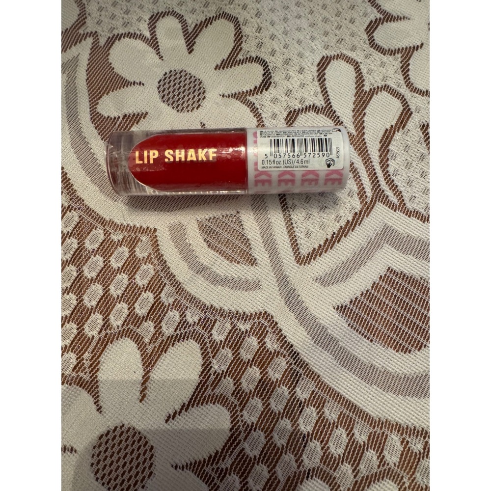 Makeup Revolution London Lip Shake Lip Gloss Red 4.6ml Vegan Cruelty Free